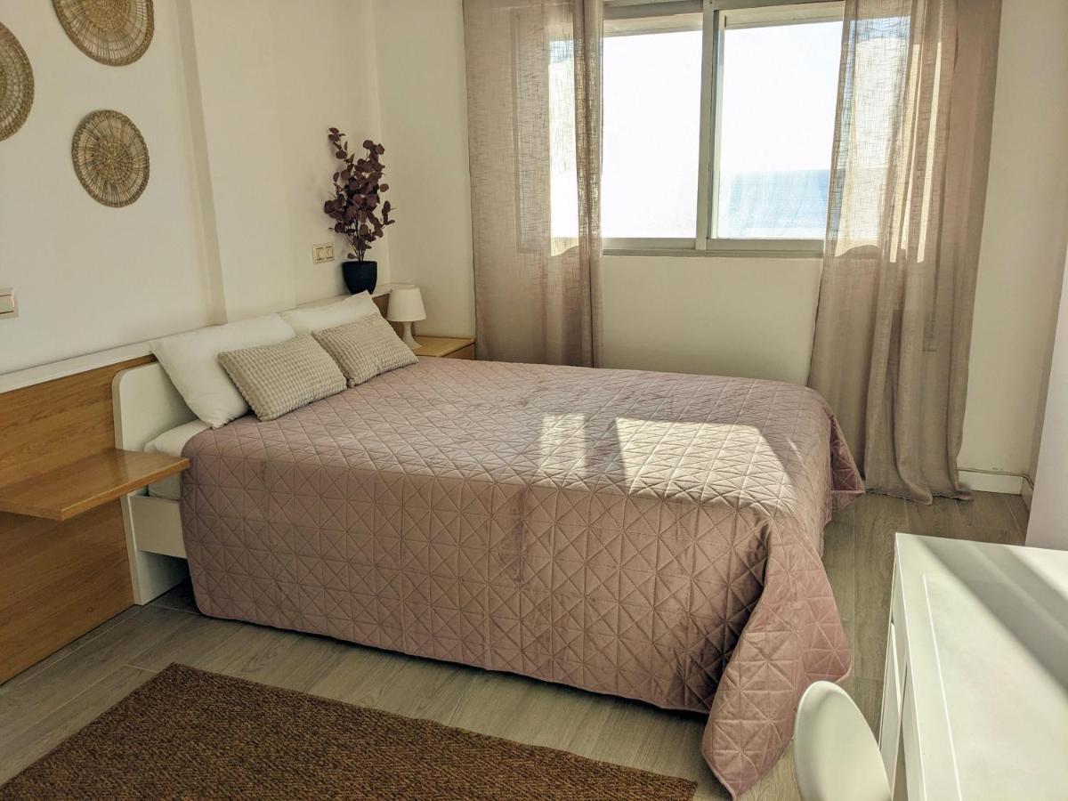 Apartamento En La Playa Con Garaje 加的斯 外观 照片